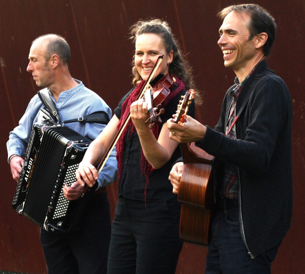 Step Lively 3 trio Step Lively Barn Dance & Ceilidh